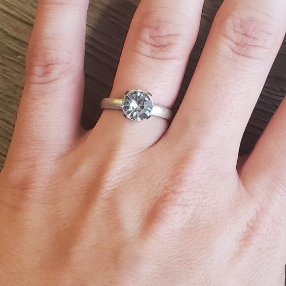 Plastic Ring - Picture 3 of 4